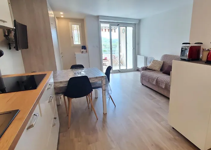 Bright Cocoon With Pool - Facing The Sea 公寓 *